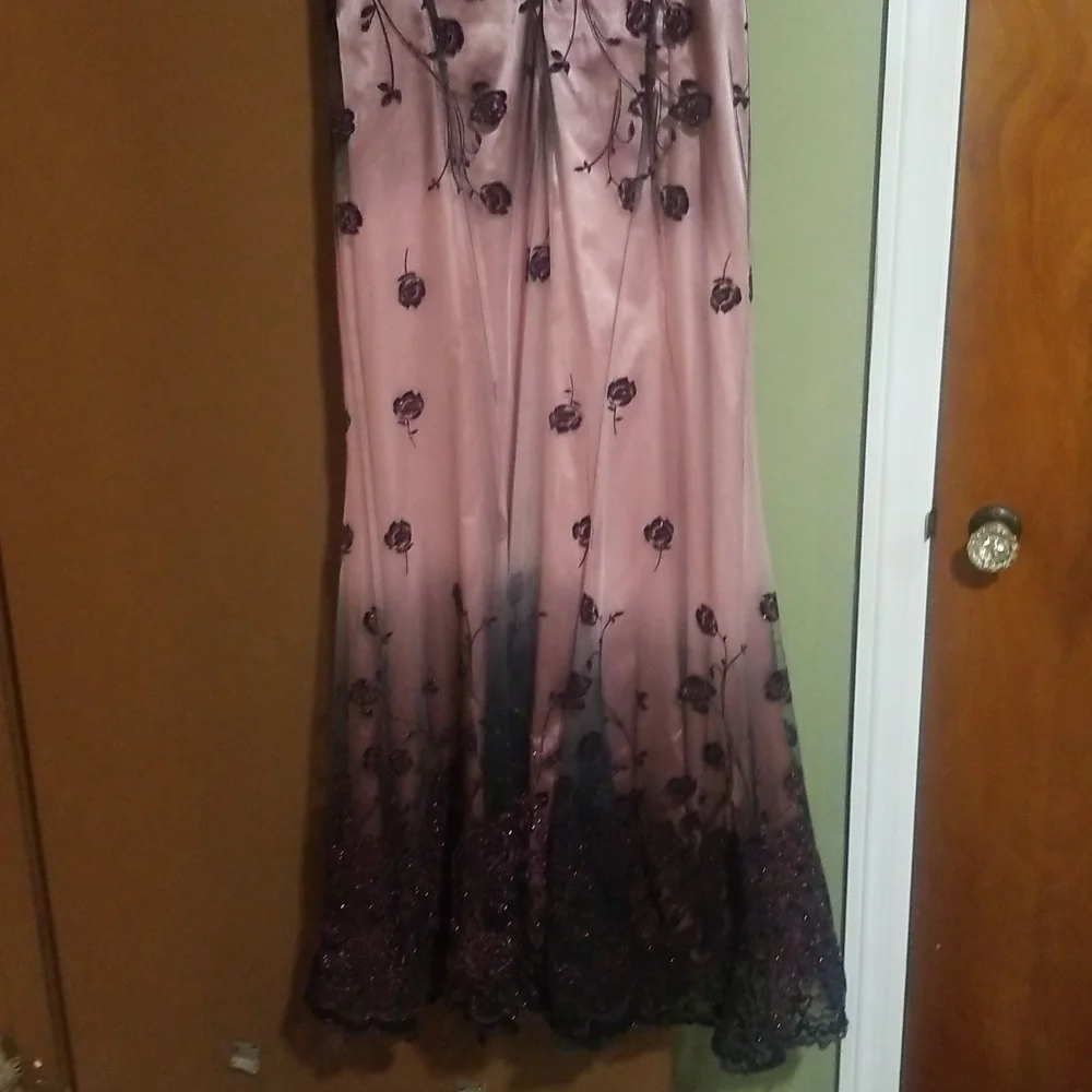 Dress - Picture 4 of 5